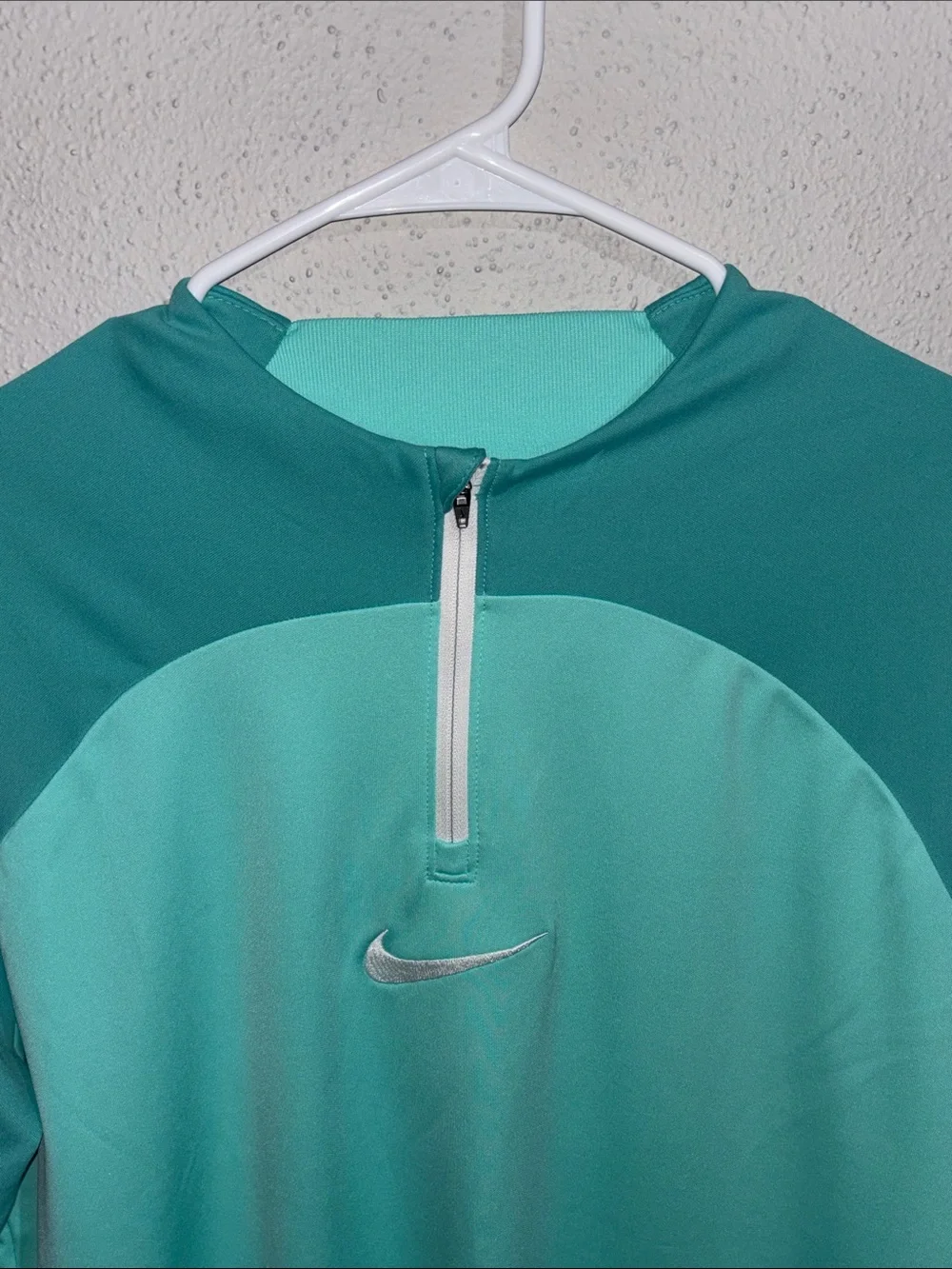 Nike Dri-FIT Academy Pro Soccer Drill Top (size Large)